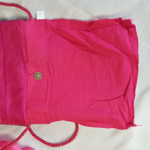 FLOWER EMBOSSED  CROSSBODY BAG IN PINK -SMALL - Picture 5 of 7